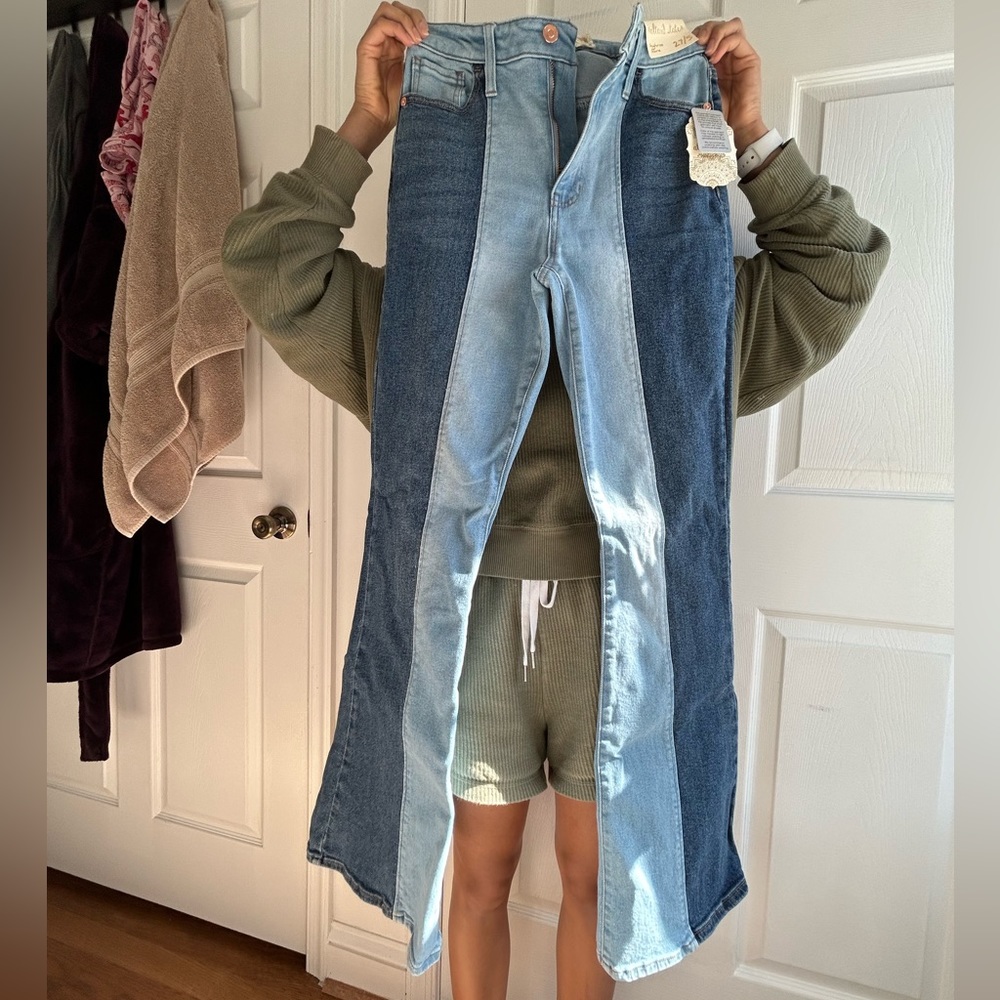 Never worn blue highrise flare Altard state jeans - tags still on!